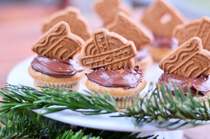 Spekulatius-Zimt Cupcakes, Weihnachts Cupcakes, Cupcakes mit Zimt, Zimtcupcakes, Muffins backen, backen mit Spekulatius, Weihnachtsrezept, Annanikabu, Blogger Adventskalender, 1