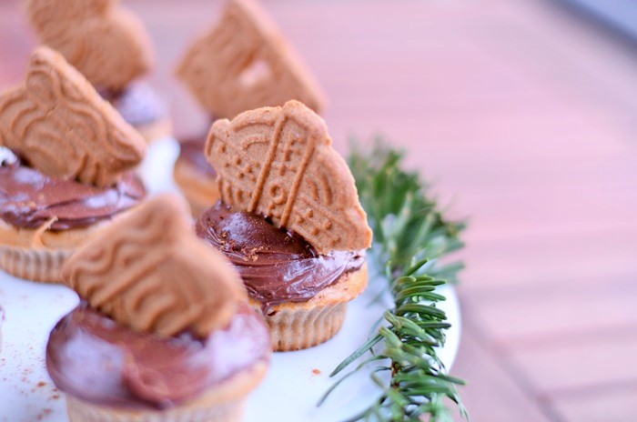 Spekulatius-Zimt Cupcakes, Weihnachts Cupcakes, Cupcakes mit Zimt, Zimtcupcakes, Muffins backen, backen mit Spekulatius, Weihnachtsrezept, Annanikabu, Blogger Adventskalender, 5