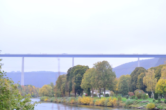 Deutschlandtour_Bullitour_Deutschlandreise_Reise durch Deutschland_mit dem Bulli durch Deutschland_Flitterwochen in Deutschland_Hochzeitsreise durch Deutschland_Andrenach_Koblenz_4 (7786790)