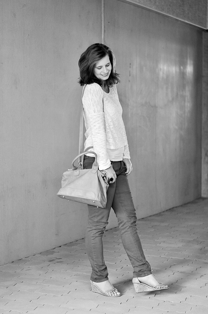 Outfit-Annanikabu-rote Hose-Fashion-Outfitpost-Berlin-Ikea-
