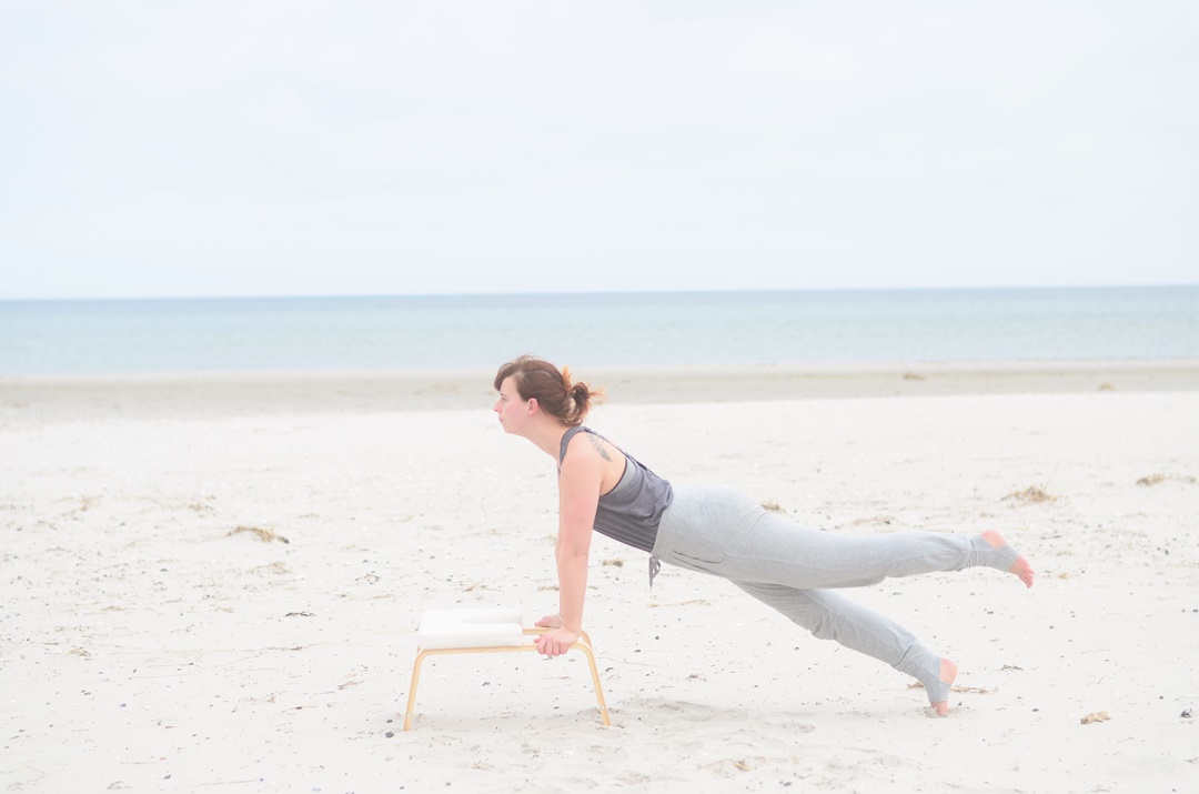 Feedup_Feedup Trainer_Handstand_Schulterstand_Sport am Meer_Ostsee_Sport am Strand_Annanikabu_Yoga_Yoga am Meer_Yoga am Strand_Fitnessblog (1)