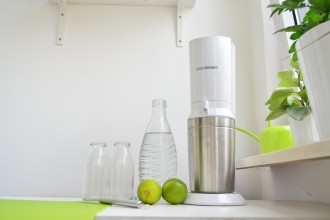 Soda Stream_Wassersprudler_Wasser aufsprudeln_Wasser trinken_ausreichend Wasser trinken_SodaStream_Soda_Annanikabu_Nachhaltiger Blog (2)