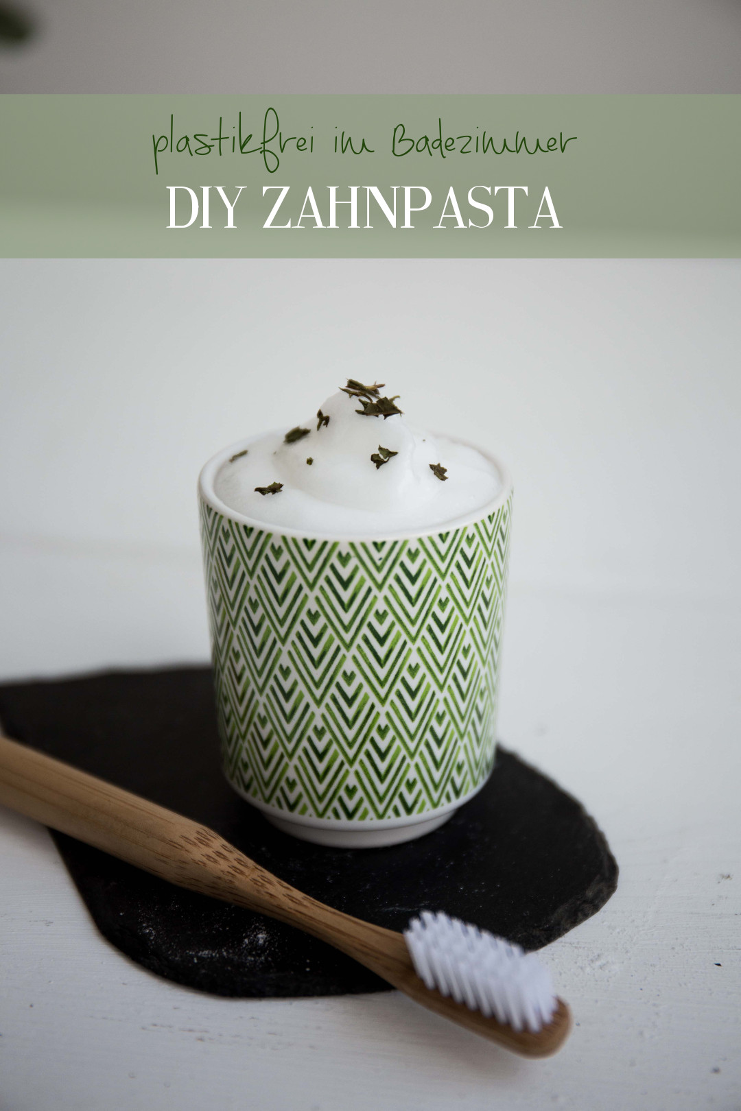 DIY-Zahnpasta_plastikfrei_plastikfrei-im-Badezimmer_selbstgemachte-Zahnpasta_Zanhpasta-selber-machen_Annanikabu_nachhaltig-leben